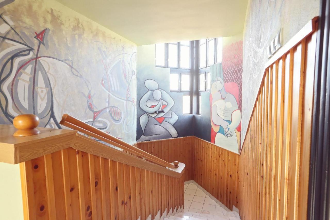 Dezire Guesthouse Băile 1. Mai Eksteriør bilde