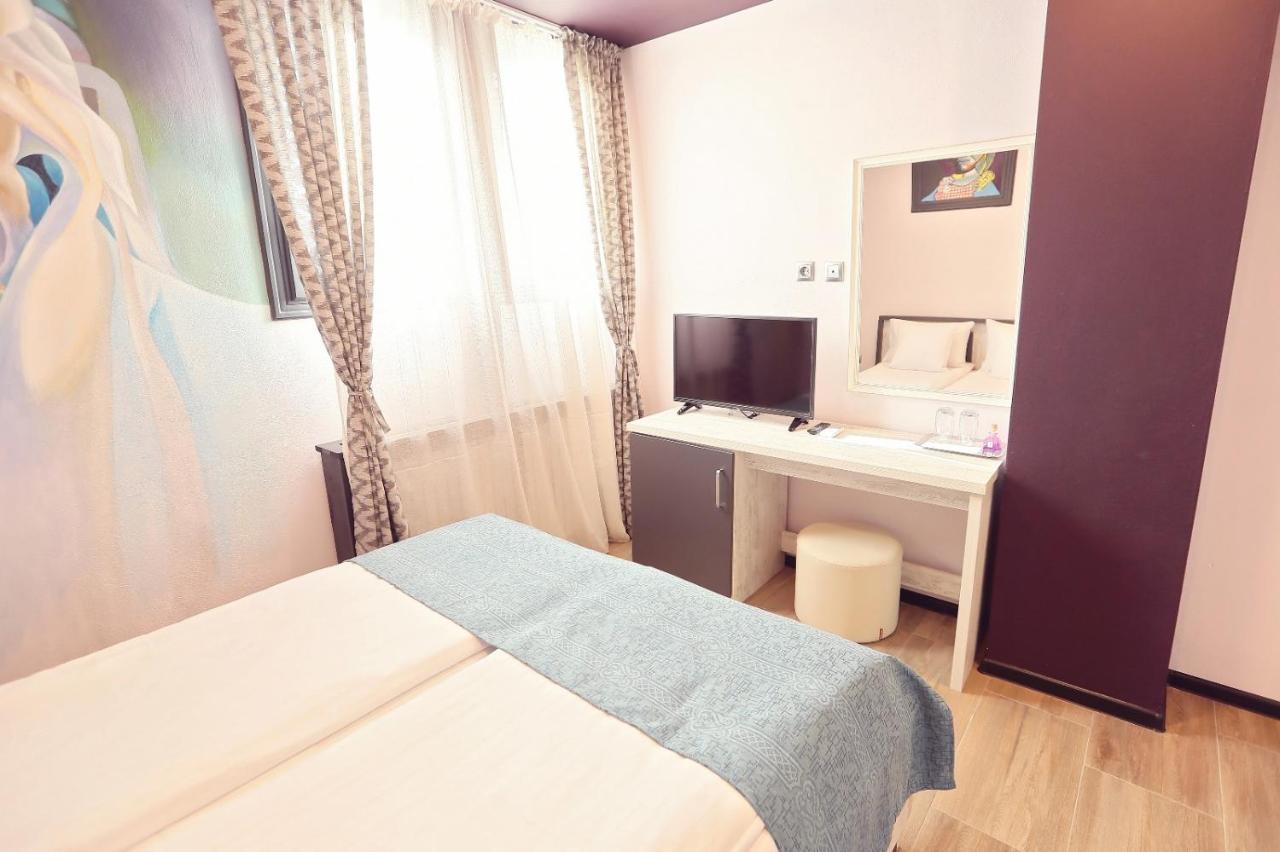 Dezire Guesthouse Băile 1. Mai Eksteriør bilde