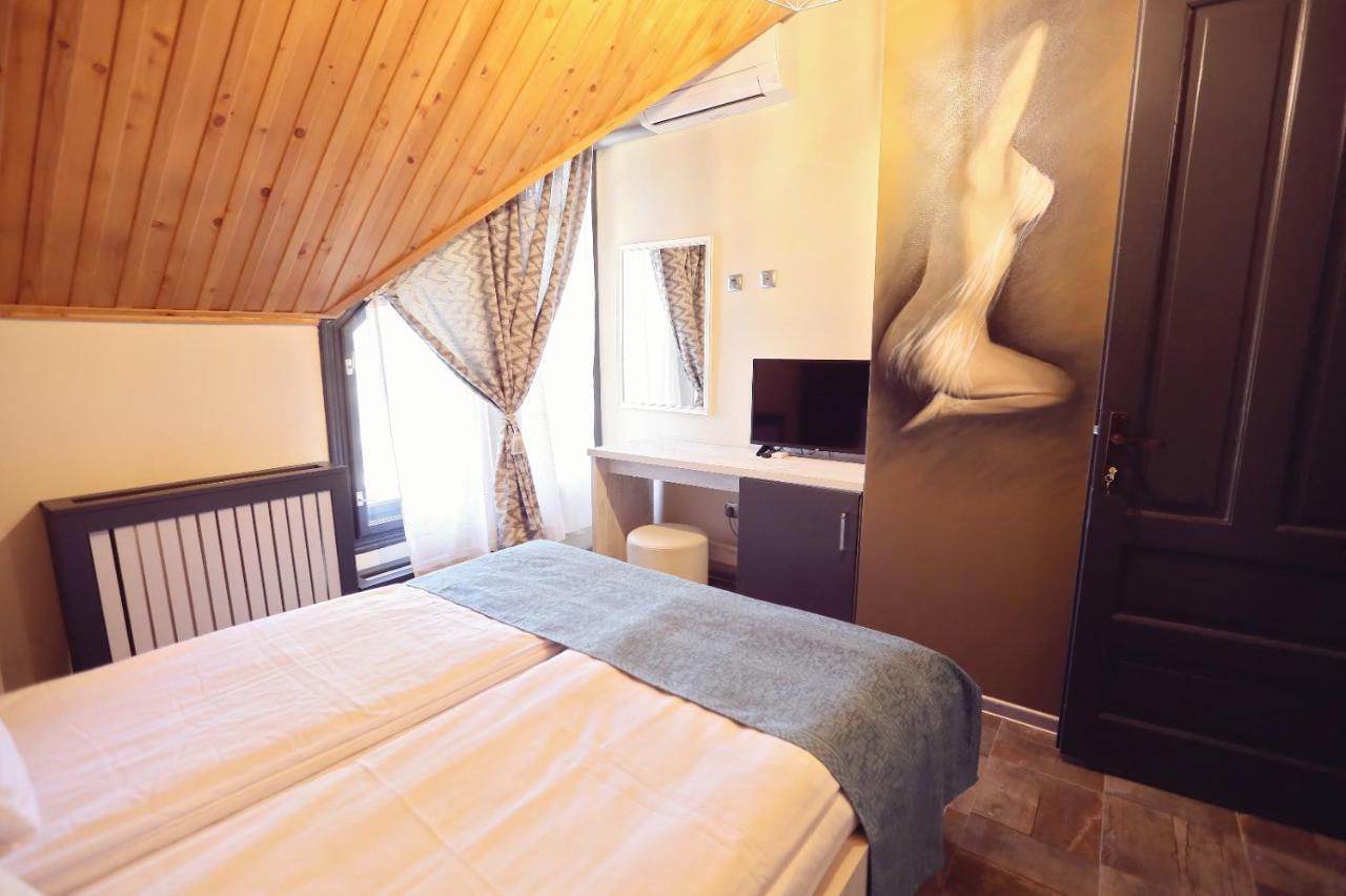 Dezire Guesthouse Băile 1. Mai Eksteriør bilde