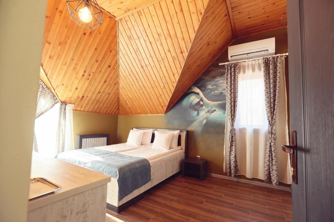 Dezire Guesthouse Băile 1. Mai Eksteriør bilde