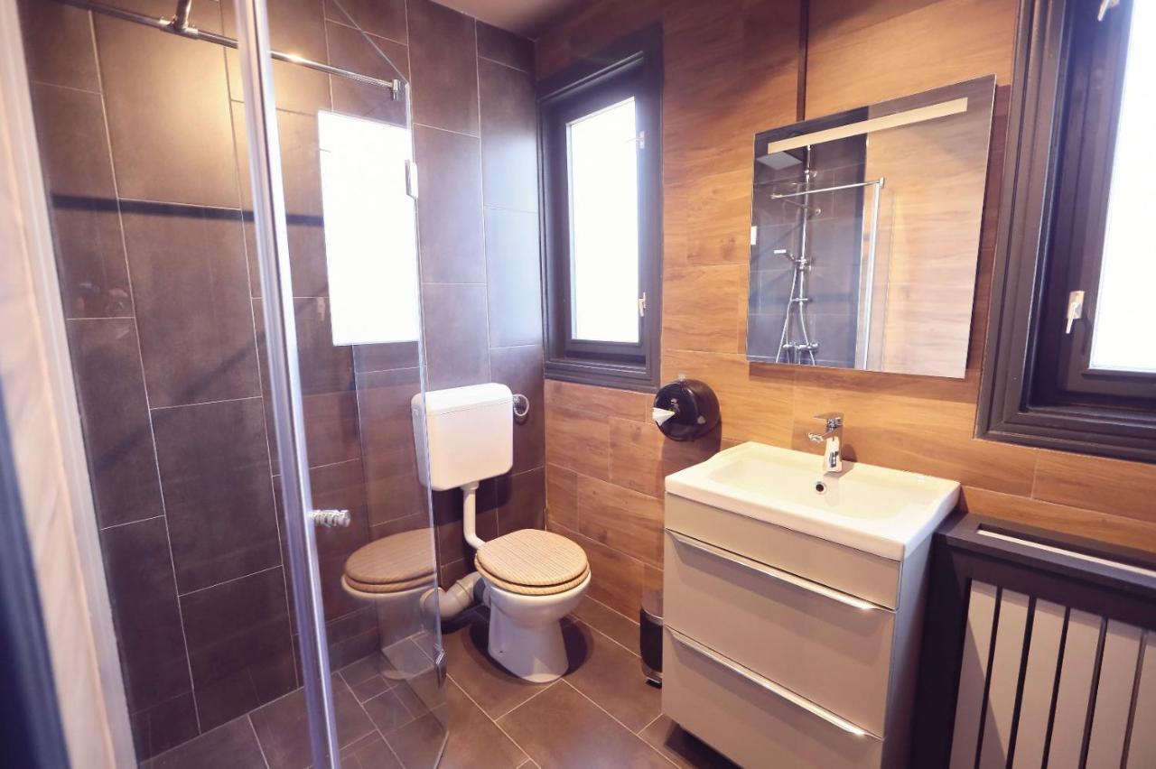 Dezire Guesthouse Băile 1. Mai Eksteriør bilde