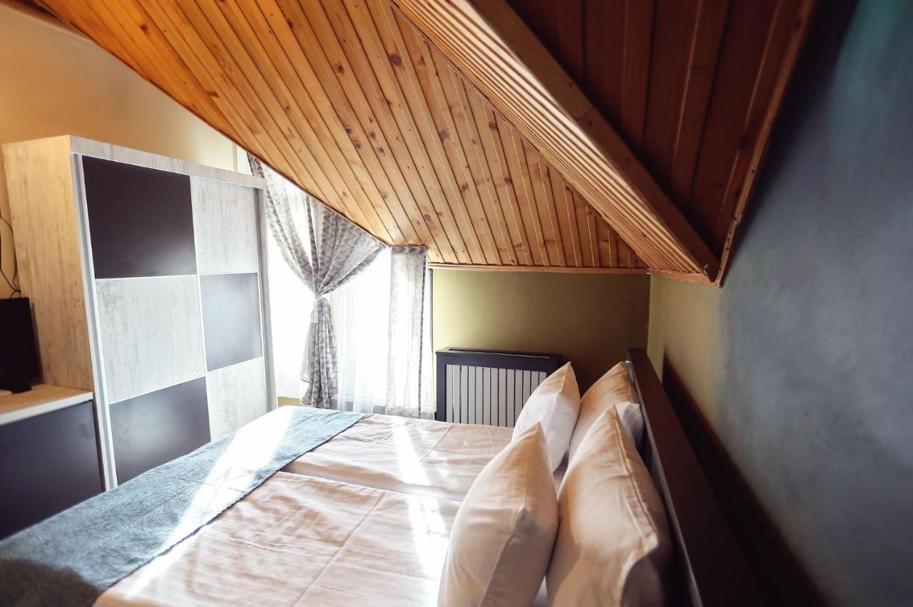 Dezire Guesthouse Băile 1. Mai Eksteriør bilde