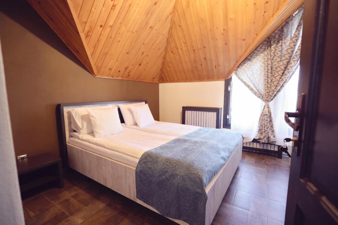 Dezire Guesthouse Băile 1. Mai Eksteriør bilde