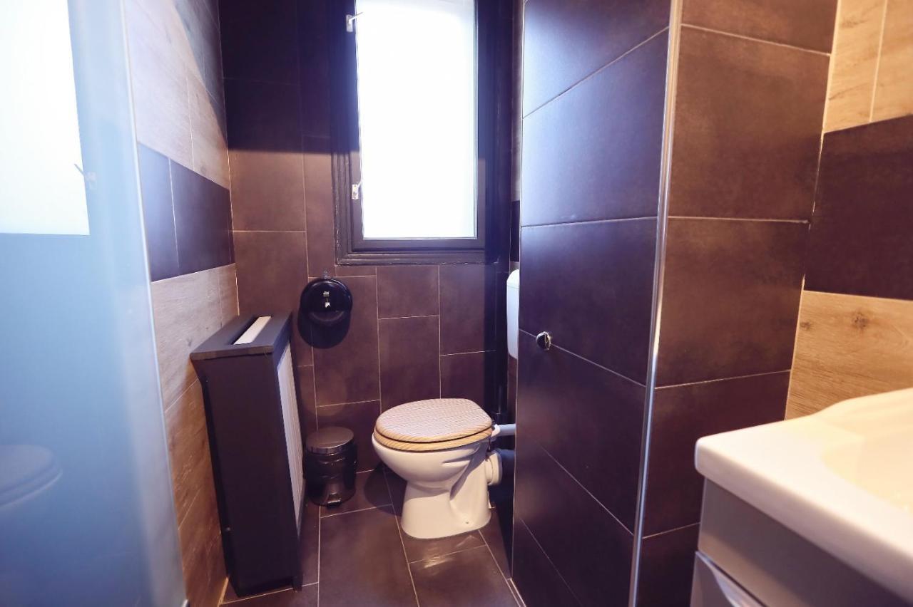 Dezire Guesthouse Băile 1. Mai Eksteriør bilde