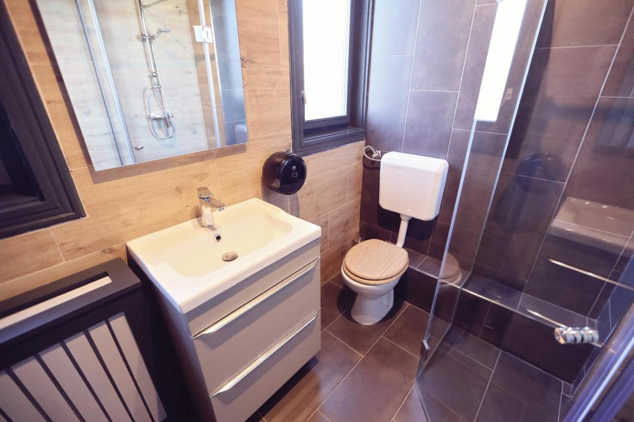 Dezire Guesthouse Băile 1. Mai Eksteriør bilde
